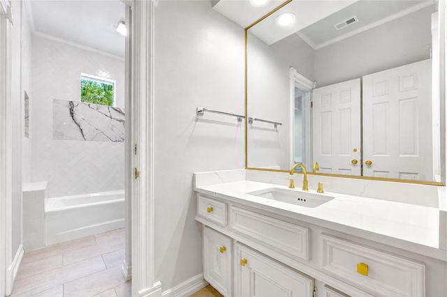 806 Herdsman Drive, Houston, TX 77079