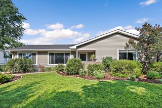 630 Fairview Lane, Schaumburg, IL 60193