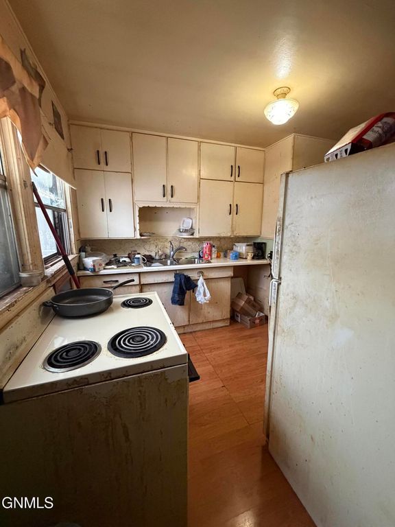 405 Main Street, Grenora, ND 58845 photo 5