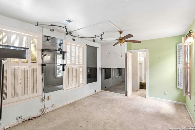 527 KINGS CT, San Antonio, TX 78212