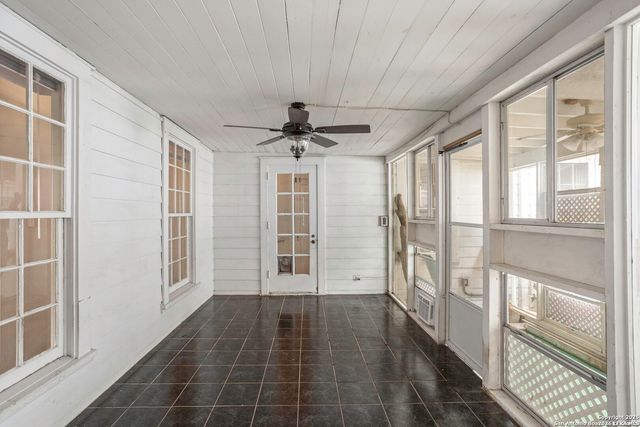 527 KINGS CT, San Antonio, TX 78212