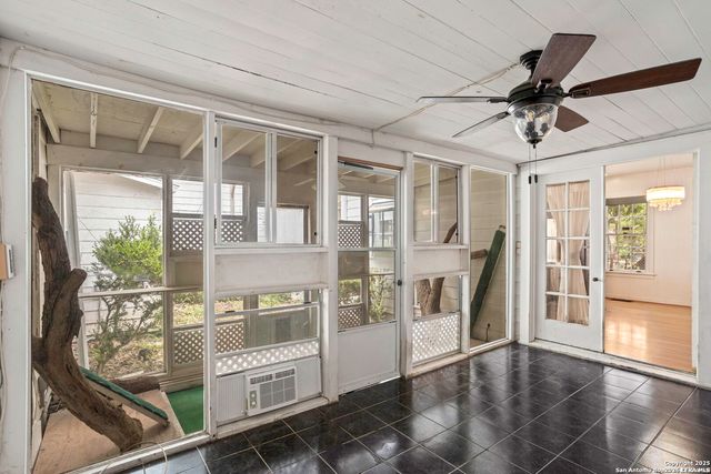 527 KINGS CT, San Antonio, TX 78212