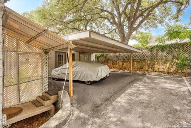 527 KINGS CT, San Antonio, TX 78212
