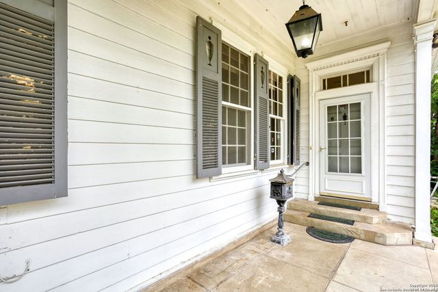 527 KINGS CT, San Antonio, TX 78212