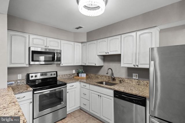 26 PROVINCETOWN DR, Marlton, NJ 08053