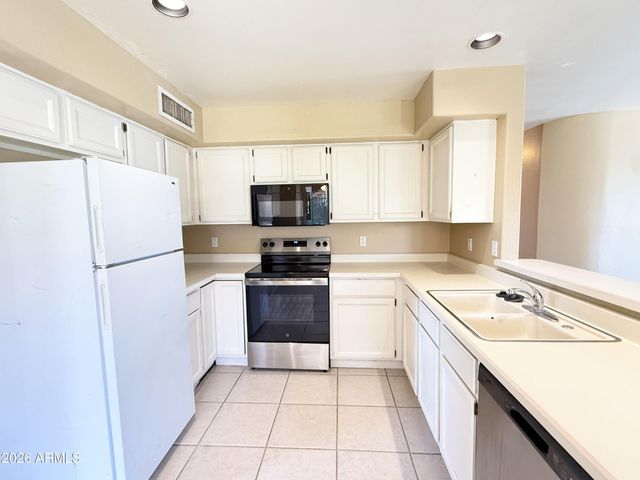 1425 E Chicago Circle, Chandler, AZ 85225