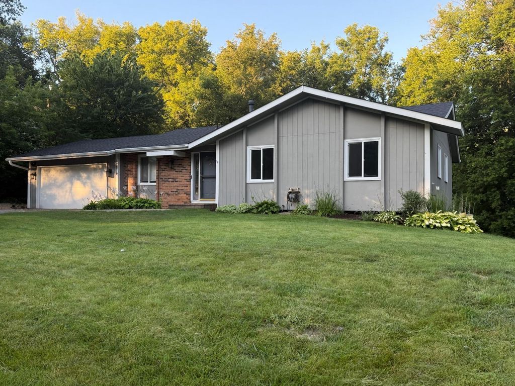 12816 Pheasant Run, Burnsville, MN 55337