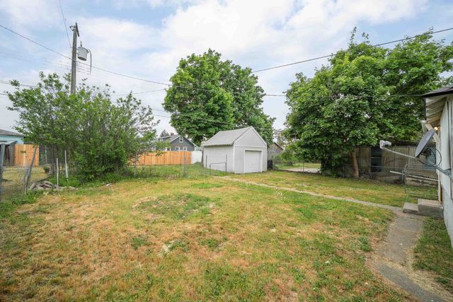 2528 E Rowan Ave, Spokane, WA 99207