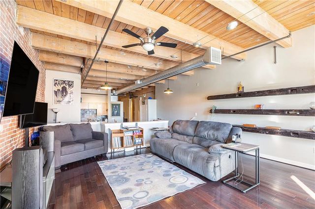 612 CENTRAL Street 304, Kansas City, MO 64105