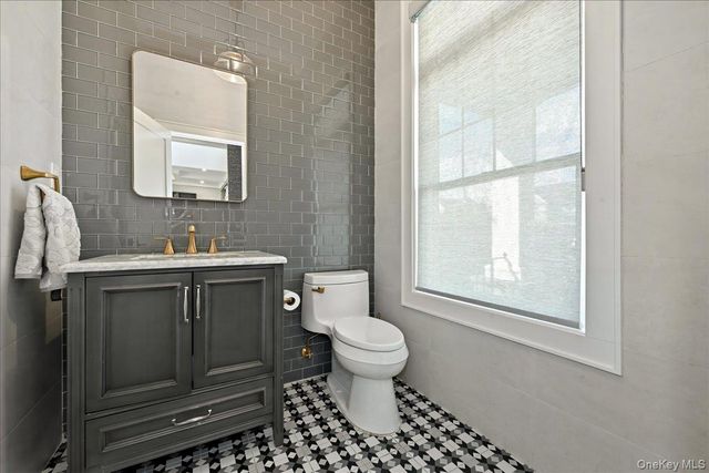 2667 Wynsum Avenue, Merrick, NY 11566