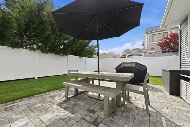 2667 Wynsum Avenue, Merrick, NY 11566