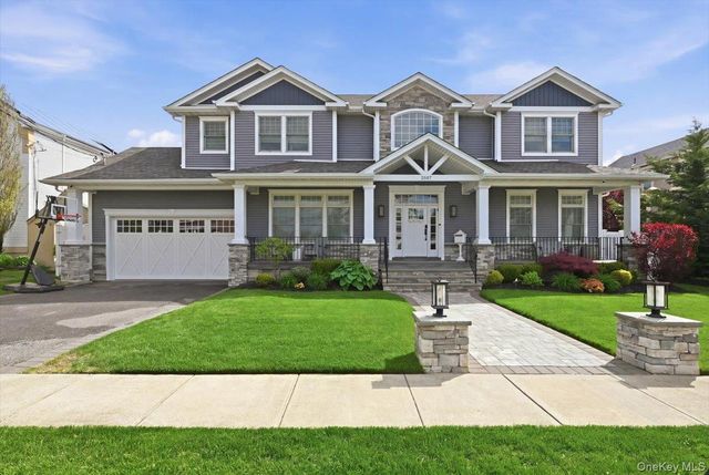 2667 Wynsum Avenue, Merrick, NY 11566