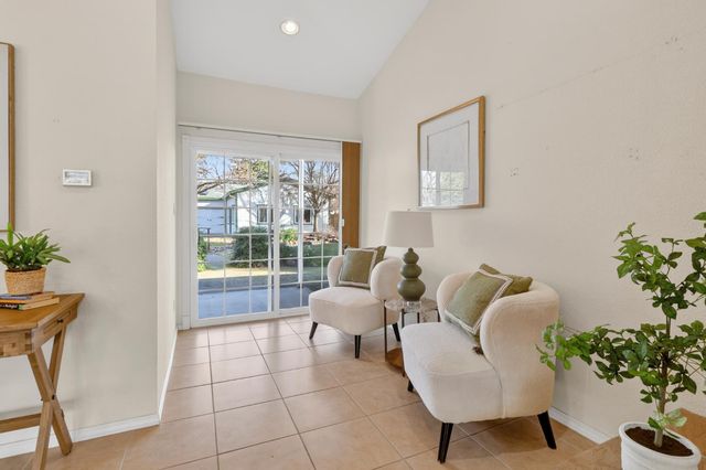 9689 Kent St, Elk Grove, CA 95624