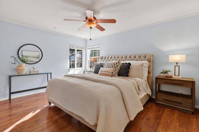 9689 Kent St, Elk Grove, CA 95624