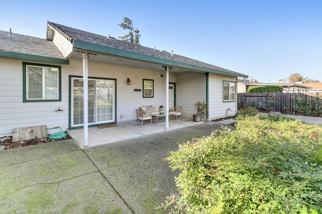 9689 Kent St, Elk Grove, CA 95624