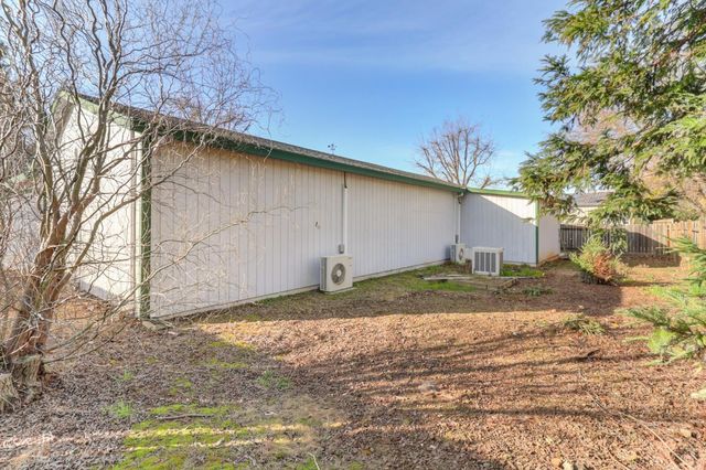 9689 Kent St, Elk Grove, CA 95624