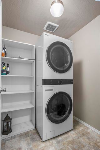 5706 Chapel Hill Blvd, Pasco, WA 99301
