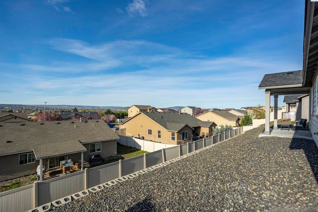5706 Chapel Hill Blvd, Pasco, WA 99301