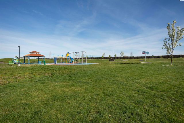 5706 Chapel Hill Blvd, Pasco, WA 99301