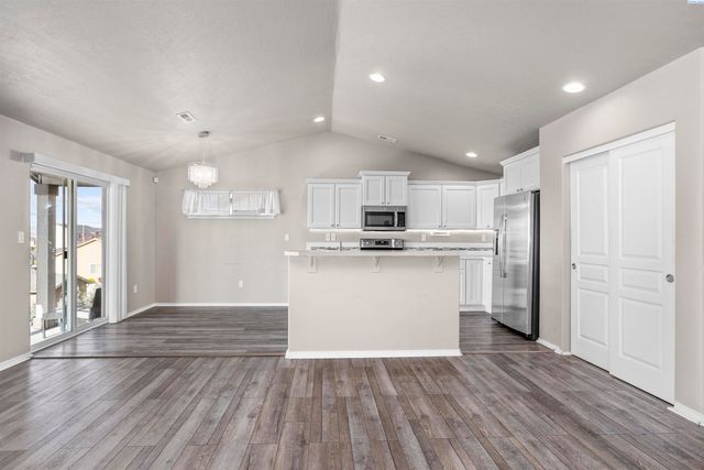 5706 Chapel Hill Blvd, Pasco, WA 99301