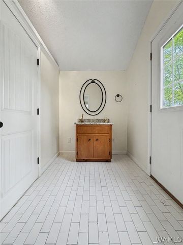 15550 Beacon Point, Northport, AL 35475