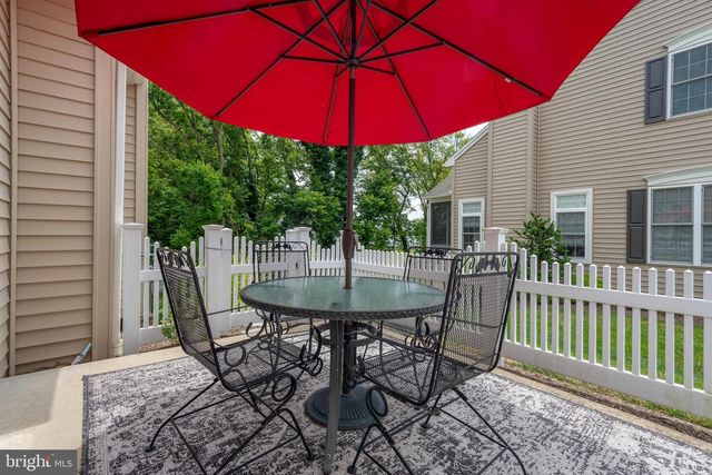 1015 WINTERGREEN DR, Mechanicsburg, PA 17050