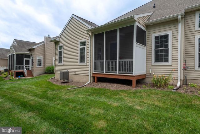 1015 WINTERGREEN DR, Mechanicsburg, PA 17050