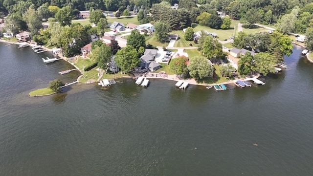 690 Spring Beach Road, Rome City, IN 46784