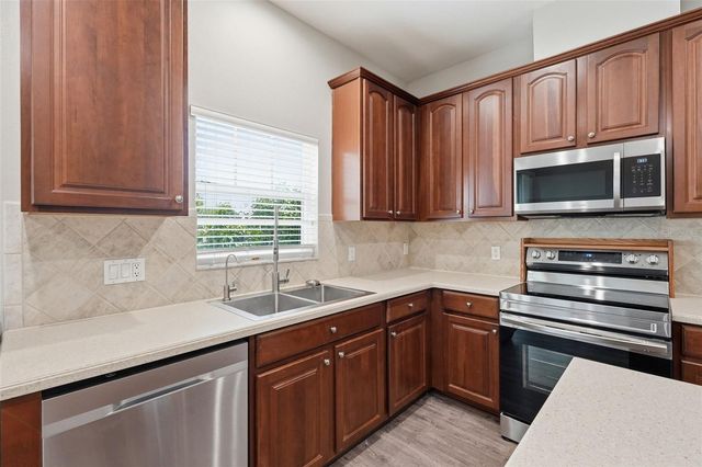 8836 CAMERON CREST DRIVE, Tampa, FL 33626