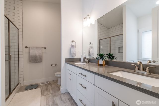 40 E Cedarland Lane, Allyn, WA 98524