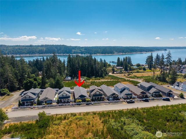 40 E Cedarland Lane, Allyn, WA 98524