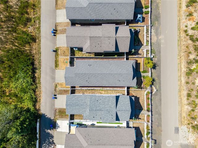 40 E Cedarland Lane, Allyn, WA 98524