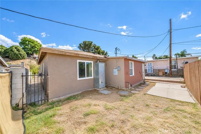 3483 Skylane Drive, Jurupa Valley, CA 92509