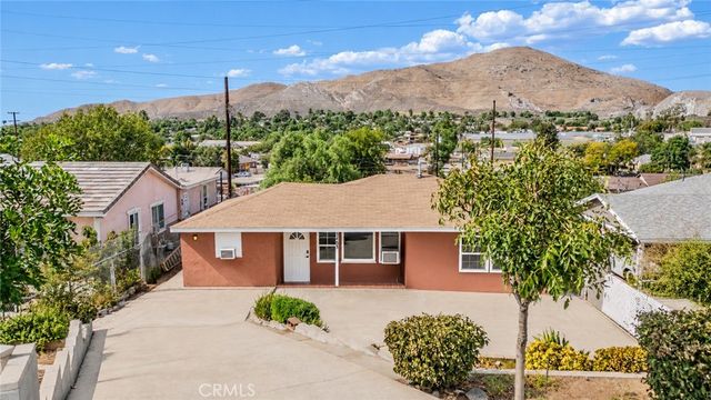 3483 Skylane Drive, Jurupa Valley, CA 92509
