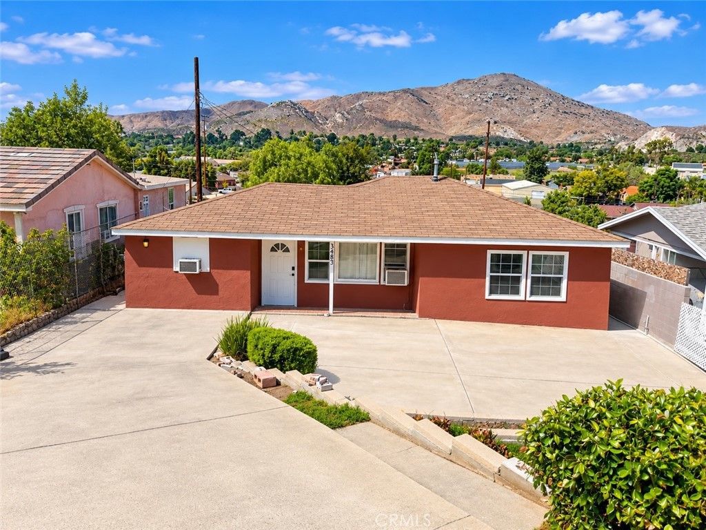3483 Skylane Drive, Jurupa Valley, CA 92509