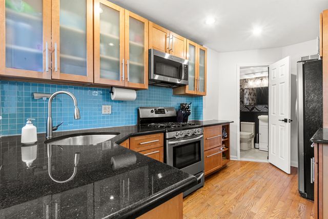 398 FAIRMOUNT AVE, Jc, Journal Square, NJ 07306