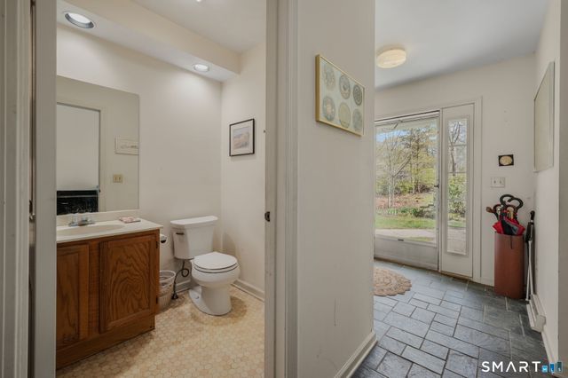 2 Laurel Drive, Old Lyme, CT 06441