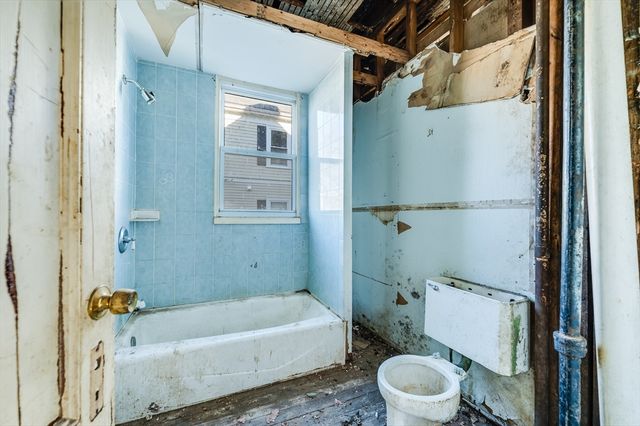 28 Thornton Park, Winthrop, MA 02152