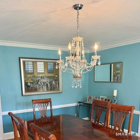 28 Colony Road, West Hartford, CT 06117