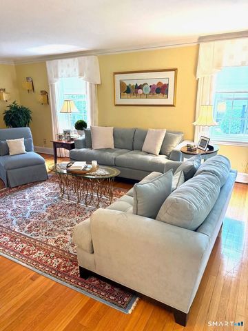 28 Colony Road, West Hartford, CT 06117