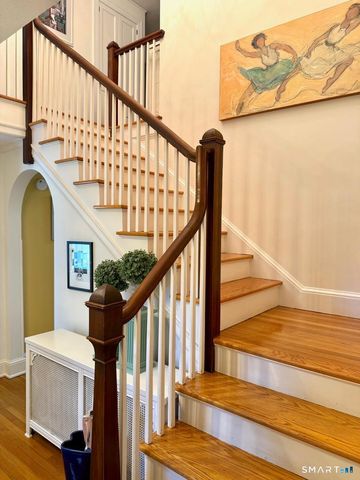 28 Colony Road, West Hartford, CT 06117