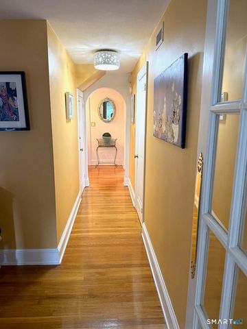 28 Colony Road, West Hartford, CT 06117