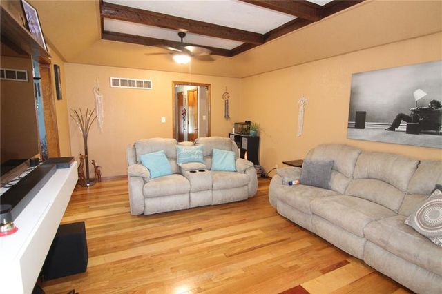 16912 E 170th Court, Belton, MO 64012