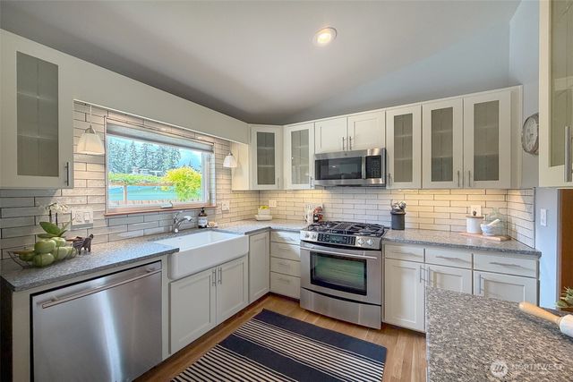 16857 Palatine Avenue N, Shoreline, WA 98133