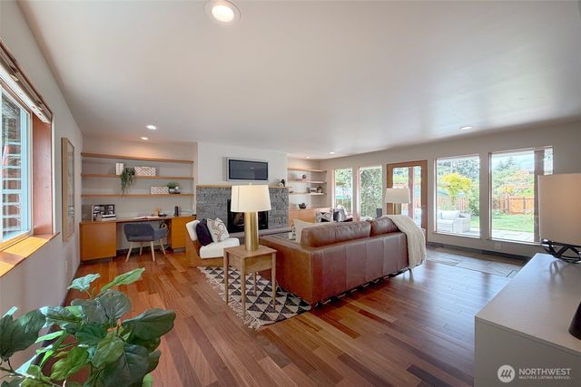 16857 Palatine Avenue N, Shoreline, WA 98133