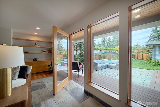 16857 Palatine Avenue N, Shoreline, WA 98133