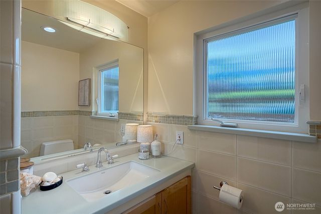 16857 Palatine Avenue N, Shoreline, WA 98133