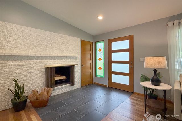 16857 Palatine Avenue N, Shoreline, WA 98133