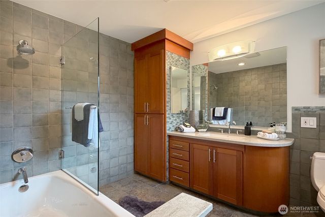 16857 Palatine Avenue N, Shoreline, WA 98133