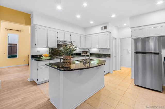 13837 Fontanelle, San Diego, CA 92128